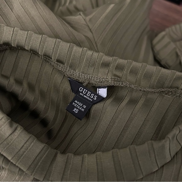 ❤️Guess cold shoulder Olive Green Ribbed Cut-Out Dress XS - Picture 5 of 10